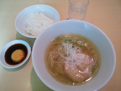 「朝ラー定食<米朝>(並盛・180g)972円」@らーめん芝浜の写真