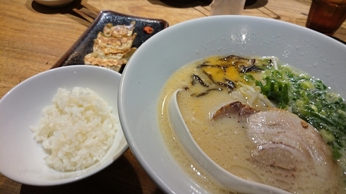 「白丸+Aセット」@博多一風堂 上野広小路店の写真