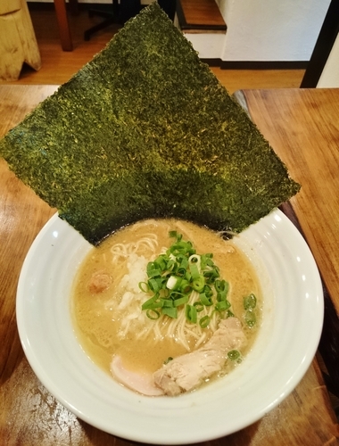 「黒（濃厚鶏白湯そば・醤油） 780円」@濃厚鶏麺 ゆきかげ 浅草本店の写真