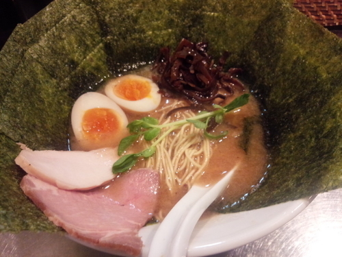 「豚骨魚介・味玉」@さんじの写真