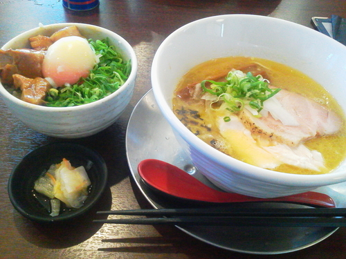 「鶏しお　780円＋肉めし　350円」@麺道 麒麟児の写真