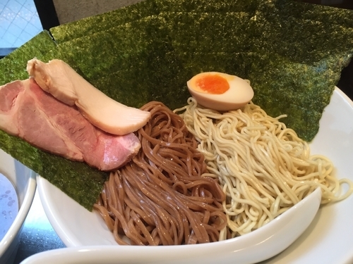 「Black&Whiteつけそば 980円」@さんじの写真