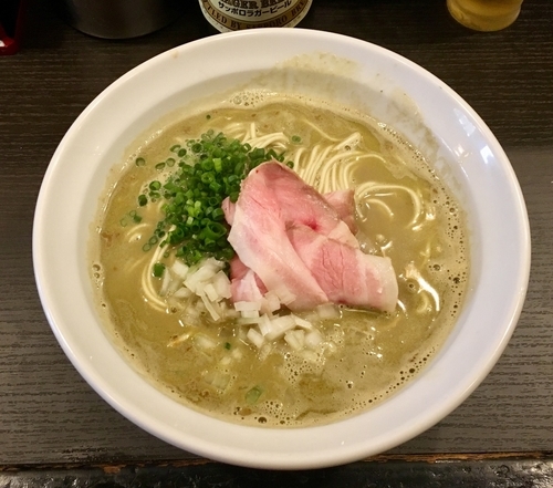 「三陸産 秋の牡蠣そば」@灰汁中華 丿貫 福富町本店の写真