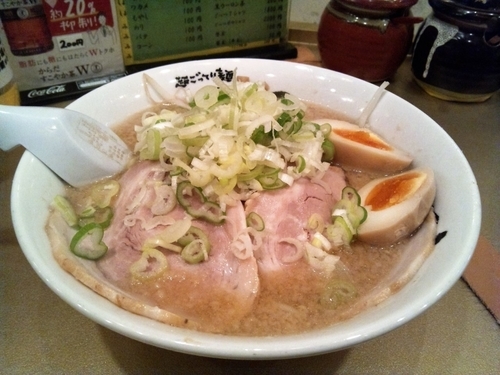 「味玉醤油らーめん」@超ごってり麺 ごっつ 秋葉原店の写真