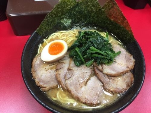 「チャーシュー麺中盛1030円、硬め濃いめ」@横浜ら～めん 源泉 中田店の写真