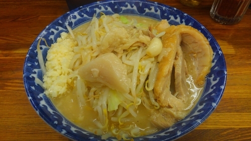「小ラーメン(730円)+【限定】-白-(50円)」@ラーメン二郎 新小金井街道店の写真