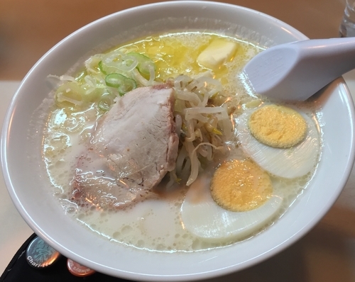 「牛乳ラーメン＋バター（￥680＋￥80）」@札幌ラーメンこぐまの写真