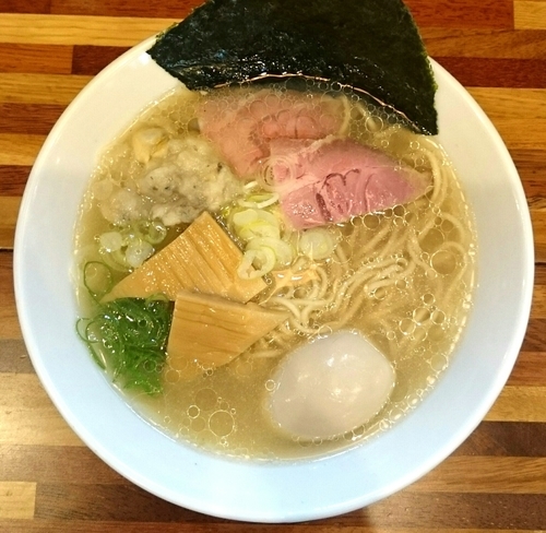 「淡麗貝潮らーめん 味玉」@鮮魚らーめん 五ノ神水産の写真