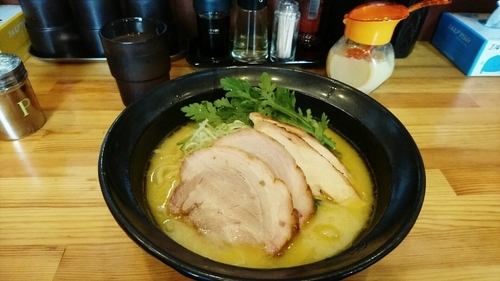 「こってり塩ラーメン」@鶏らーめん  極楽鳥の写真