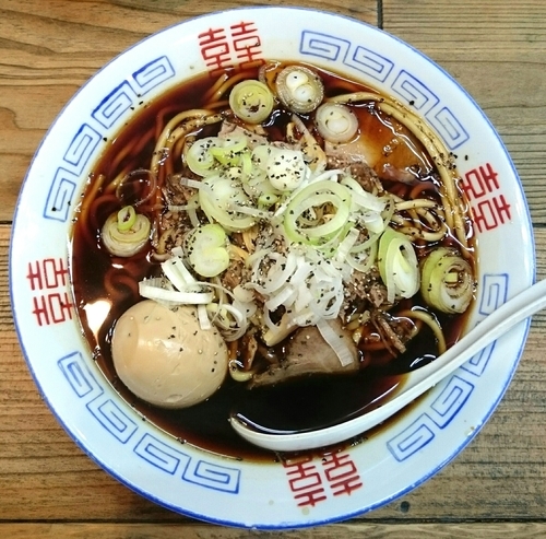 「富山ブラック元味 味玉」@えびすこの写真