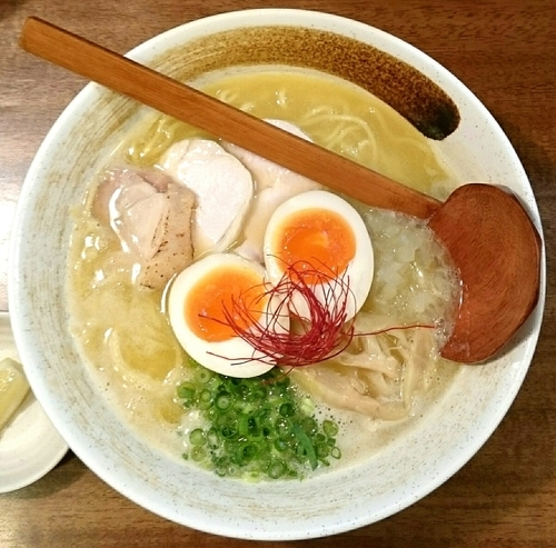 「超濃厚白湯らーめん 味玉付」@麺匠ようすけの写真