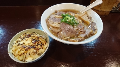 「（秋限定）牛チャーシュー中華そば+替え玉+チーズご飯」@らーめん 五ノ神精肉店 煮干し編の写真