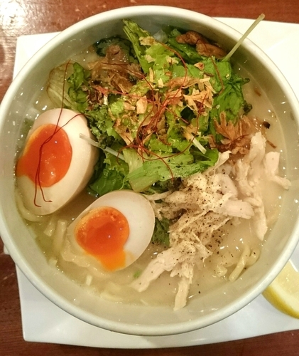 「鶏白湯塩そば」@鶏白湯麺 蔭山 高田馬場店の写真