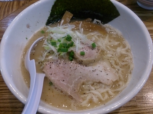 「鶏白湯の自家製麺 (手揉み麺)」@めんごころ なつの写真