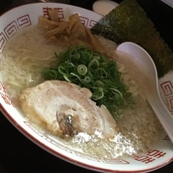 醤油ラーメン 味薄め 脂多め