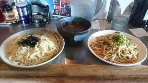 「鴨つけそば、大盛り、肉野菜炒め」@濃厚らーめんガツリの写真