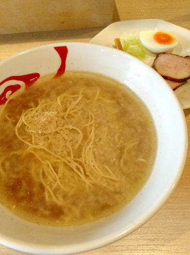 「醤油ラーメン　700円　背脂　10円」@麺＆cafe Coi.Coi.の写真