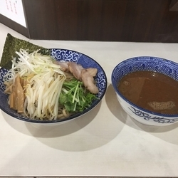 濃厚魚介豚骨つけめん