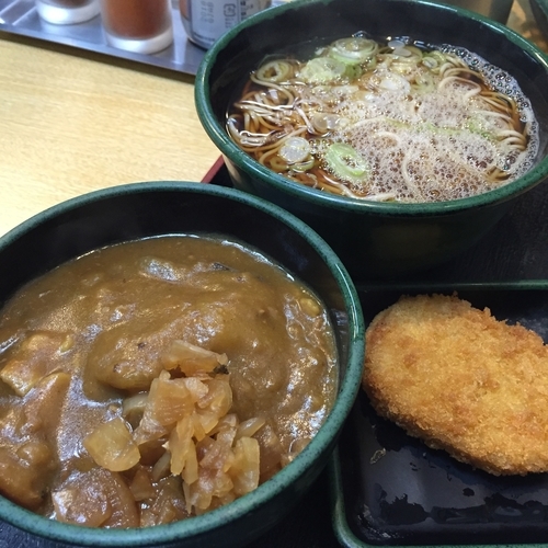 「カレー丼（￥360）＋コロッケ（クーポン）」@ゆで太郎 高輪店の写真