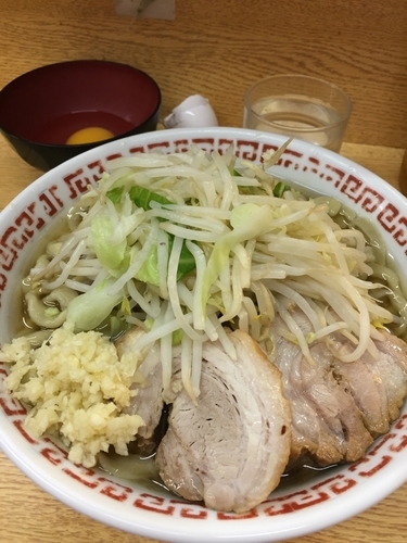 「小 ニンニク 野菜少なめ 生卵」@ラーメン二郎 環七新新代田店の写真