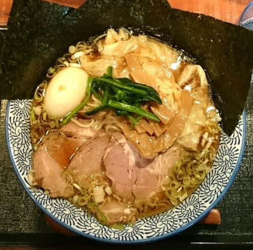 「一丸中華そば(こってり 細麺) わんたん」@中華そば・つけそば専門店 一丸の写真