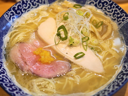 「中華そば（麺140g） 白 サービス大盛」@中華そば 虎桜の写真