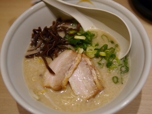 「豚骨プレーン 粉落とし」@TOKYO 豚骨 BASE MADE by 博多一風堂 ecute品川サウス店の写真