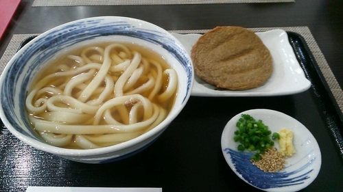 「かけ　中　380円+じゃこ天　180円」@まる讃の写真