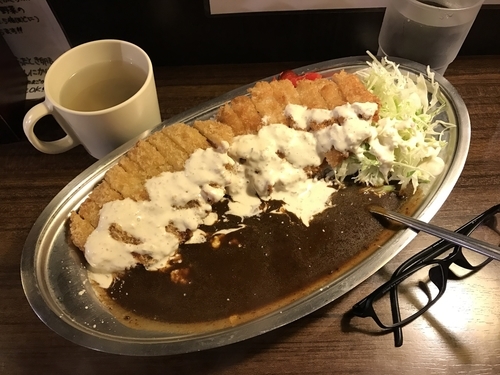 「カツカレー（並）＋チキンカツ＋タルタルソース」@牛焼ジョニー 池袋店の写真