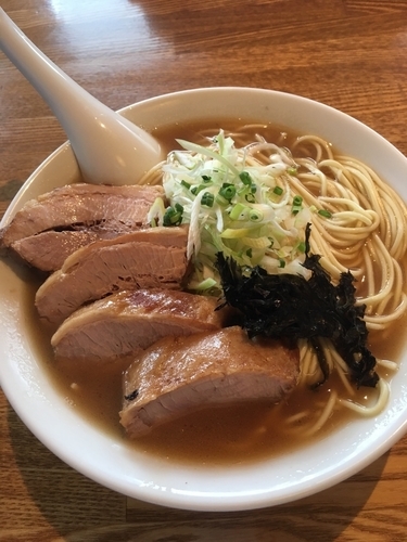 「煮干しそば（¥750）大 ＋ チャーシュー（¥150）」@中村屋総本山の写真