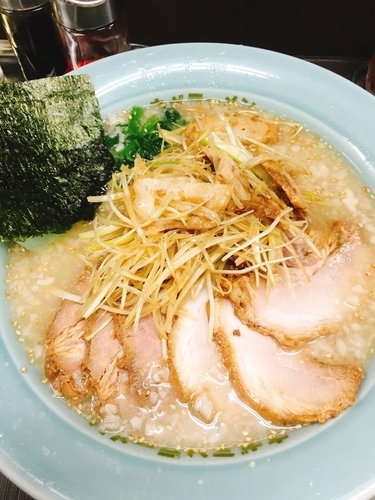 「塩ネギチャーシューメン 中盛り」@ラーメンショップ椿 ひたちなか店の写真