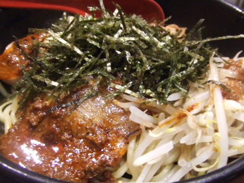 「あぶらめん赤　８５０円」@中屋の写真