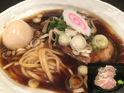 「【限定】伊東ブラック750円、マリ姉のレアチャシュー200円」@まぜそば 一心不乱の写真