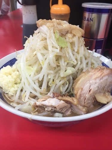 「ラーメン中 ヤサイチョイマシニンニクアブラ ¥700」@イマイ帝国の写真