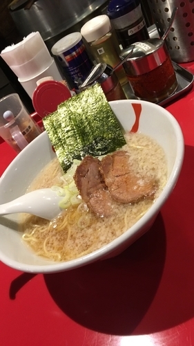 「醤油ラーメン　麺硬め」@らーめん にんにくやの写真