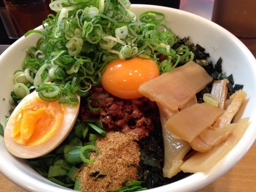 「台湾混ぜそば + オマケ」@麺屋こころ 溝の口店の写真