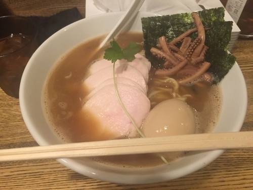 「特製烏賊干鶏白湯醤油そば」@新橋 纏の写真