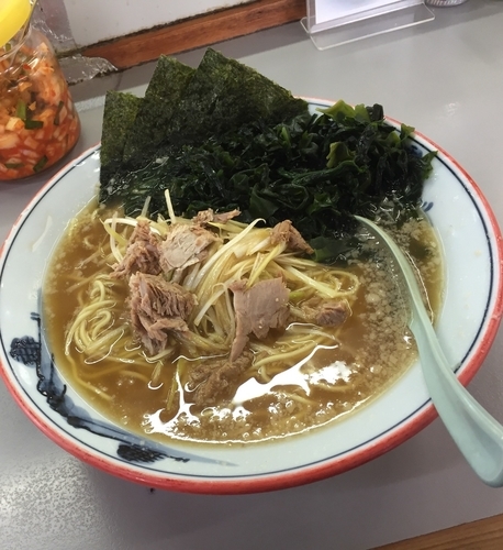 「ネギラーメンにワカメ」@ラーメンショップ 122号騎西店の写真