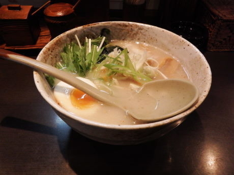 「半らーめん（しお）」@拉麺 頂の写真