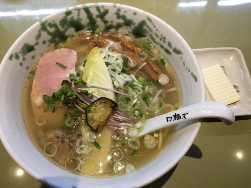 「塩バターラーメン」@ロ麺ズの写真