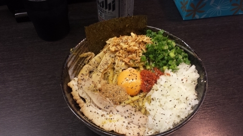 「かれーまぜそば並850円+小ライス100円+缶ビール350円」@二代目 狼煙 ～心～の写真