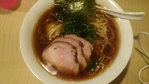 「醤油らーめん、大盛り、チャーシューハーフ」@菜の写真