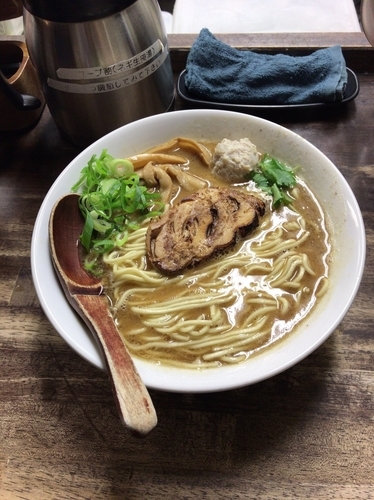 「ラーメン（750円）大盛り（100円）」@らーめん チキントの写真
