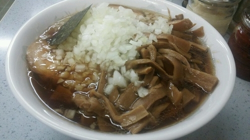 「メンマチャーシュー大盛(卵麺・バラ) +薬味大盛」@丸幸の写真