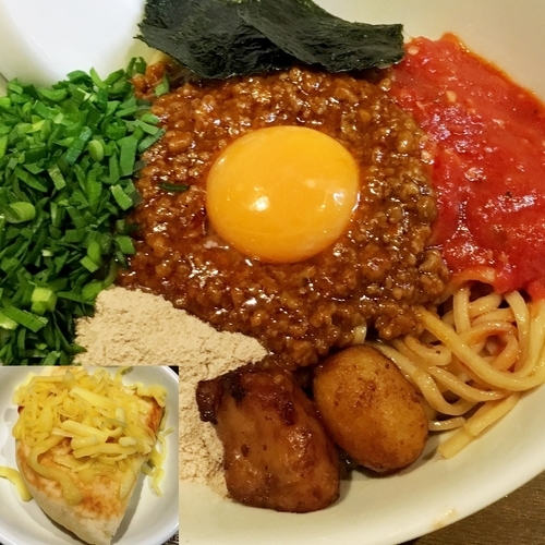 「【限定】カレー台湾まぜそば（追いナン＆チーズ付き）」@Dragon Noodle's ドラゴンラーメンの写真