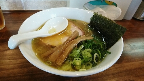 「塩ラーメン 大盛り(無料)」@まるもり製麺の写真