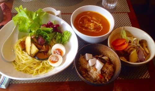 「【限定】カルピスバターと秋野菜のカレーつけ麺　980円」@生粋 花のれんの写真