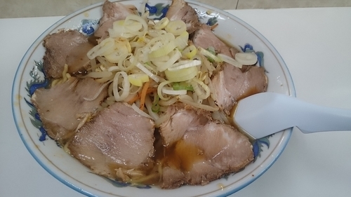 「正油野菜チャーシューメン」@元祖北海道旭川ラーメン ぺーぱんの写真