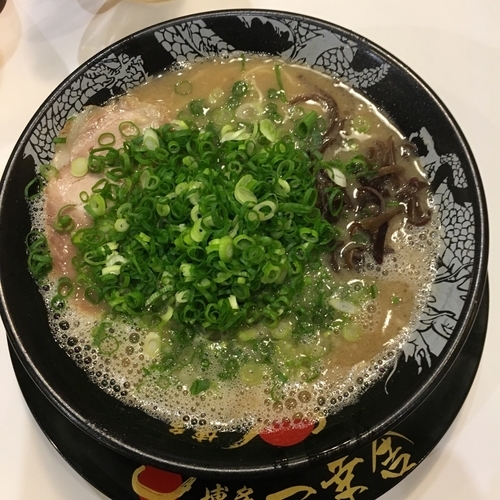 「青ネギラーメン (850円)」@博多一幸舎 博多デイトス店の写真