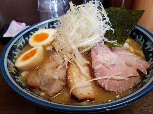 「濃厚魚介豚骨ラーメン特製(1000円)」@麺処 さとうの写真